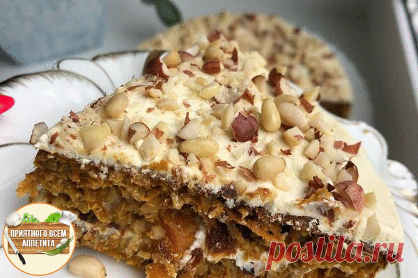 Морковный тортик с сухофруктами  и орешками 

 Для коржа:
50 гр молотых овсяных хлопьев
80 гр моркови
30 гр чернослива
30 гр кураги
20 гр грецких или других орехов
85 гр кефира
1 яйцо
1/2 чл разрыхлителя
1 саше фитпарада

 Для крема:
100 гр творожного сыра
30 гр сметаны
подсластитель/сироп/мёд 

 Как готовить:

Чернослив и курагу залить кипятком, когда набухнет нарезать на средние кусочки. Орехи порубить. Морковь натереть на мелкой тёрке. Белок отделить от желтка. Желток с...