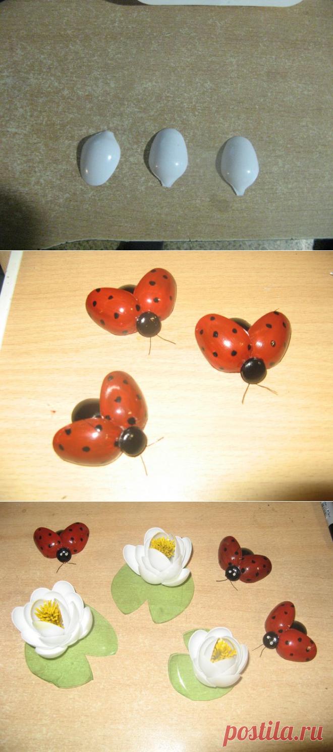 Божьи коровки из одноразовых ложечек..