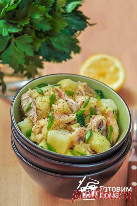 Картофельный салат с копченой скумбрией и яблоком - пошаговый рецепт с фото на Готовим дома