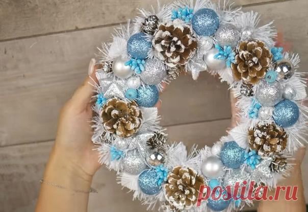 Картон, мишура и немного дополнительных деталей