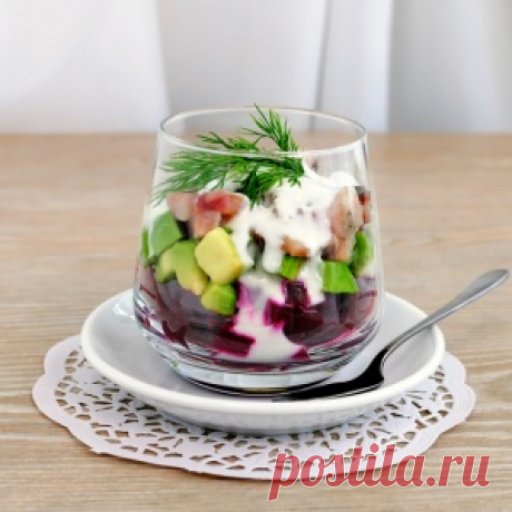 САЛАТ ИЗ СЕЛЬДИ, СВЕКЛЫ И АВОКАДО - МирТесен