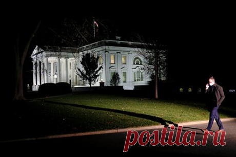 США усомнились в необходимости контактов с Россией по атаке БПЛА на Кремль. США сомневаются в целесообразности проведения контактов с РФ на высоком уровне по инциденту с атакой дронов на Кремль. Об этом заявил координатор по стратегическим коммуникациям Совета национальной безопасности Белого дома Джон Кирби. Чиновник отметил, что не в курсе, проводились ли переговоры по данному инциденту.