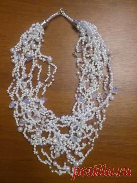 Колье из бисера и бусин &quot;Метелица&quot;