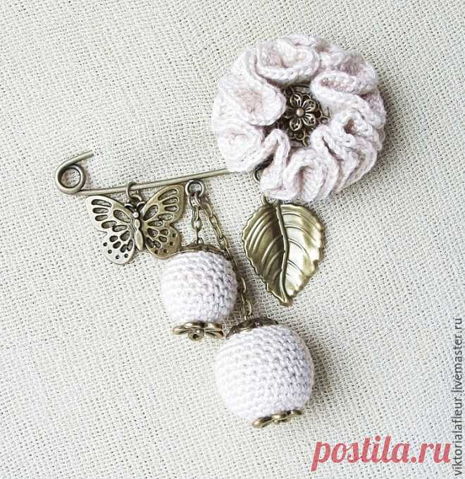 Декоративный шарф украшен кулоном - Поиск в Google