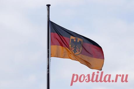 В Германии объяснили высылку российских дипломатов. Посол Германии в Москве Геза Андреас фон Гайр объяснил высылку двух российских дипломатов из Берлина. Немецкий дипломат прокомментировал обвинительный приговор россиянину Вадиму Соколову (Красикову) по делу об убийстве гражданина Грузии Зелимхана Хангошвили в 2019-м году.