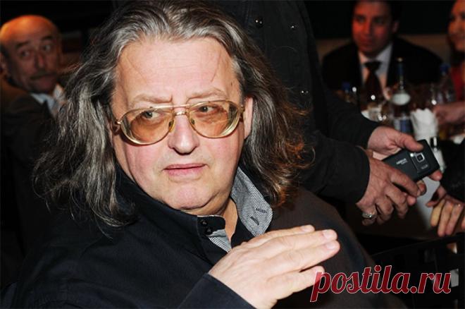 «Надо делиться». Жена Градского недовольна решением суда по имуществу. Судебная эпопея с участием наследников Александра Градского, видимо, не закончится еще очень долго. Суд уже поделил имущество музыканта между его третьей женой Ольгой с ее детьми Даниилом и Марией, и вдовой певца Мариной.