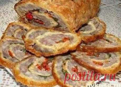 Рулет сырный с фаршем