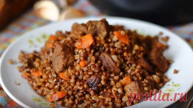 Плов из Гречки с Мясом Сытный Очень Вкусный Рецепт Плов из гречки с мясом в сковородке - подробный рецепт с фото. Гречневый плов получается невероятно вкусным и нежным.