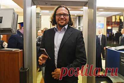 Скандальный бизнесмен назвал Москву испорченной и не подлежащей восстановлению. Российский бизнесмен Сергей Полонский заявил, что застройщики «испортили Москву, которая была десять лет назад, и ее не восстановить». Скандальный предприниматель раскритиковал современные архитектурные проекты в ходе форума «Город. Человек. Будущее». Он отметил, что архитектура современных жилых домов разочаровывает.