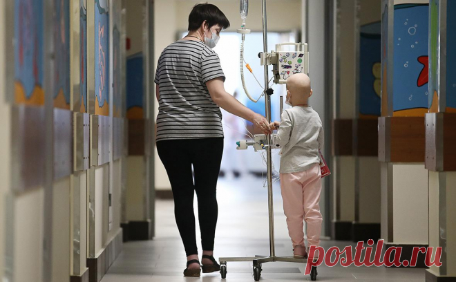 Пациенты попросили включить 4 препарата от рака в список жизненно важных. «Движение против рака» попросило Минздрав пересмотреть решение и включить в перечень жизненно важных четыре онкологических препарата. Их добавление сделает лечение более эффективным и менее затратным, уверены общественники