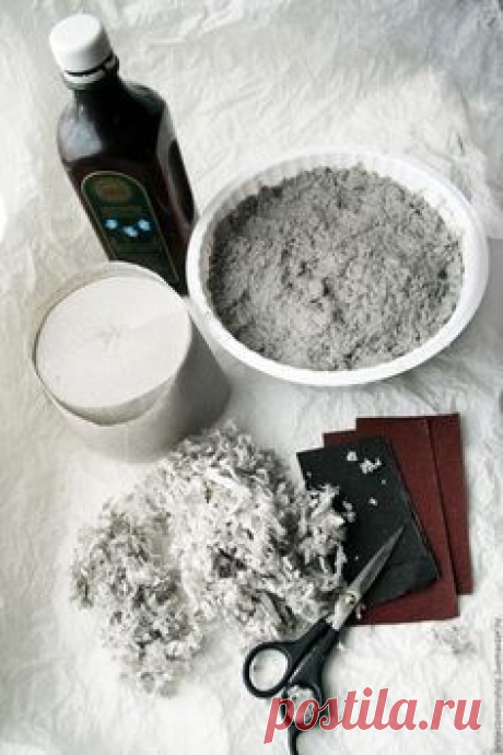 Лучший рецепт папье-маше. Мастер-класс. DIY Друзья! Мы любим папье-маше! И открыто признаемся в этом, размещая здесь мастер-класс. Данный рецепт опробован нами много-много раз. Из него мы делали и огромного размера арт-объекты и совсем маленькие предметы и каждый раз эта масса проявляла себя замечательно. Она пластична и легко поддается обработке, все ингредиенты доступны и дешевы.…