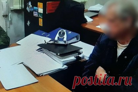Россиянку застрелили из-за квартирного спора и сбросили тело в колодец. В Волгограде по подозрению в убийстве 61-летней местной жительницы задержали 62-летнего мужчину и его 50-летнего знакомого. На допросе старший из фигурантов рассказал следователям, что запланировал убийство женщины из-за желания завладеть ее квартирой, из-за которой они долго судились.