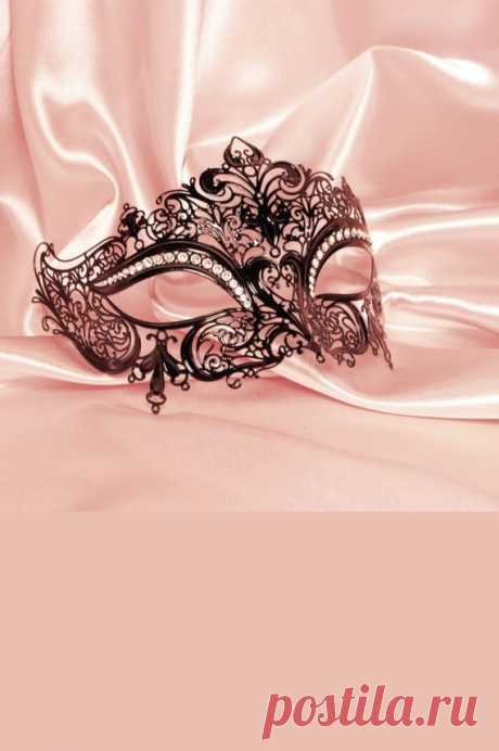 Venetian Mask Messalina