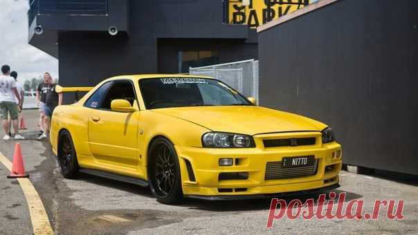 Nissan Skyline GT-R R34
