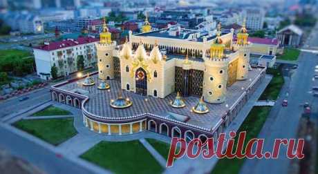 Детский театр кукол «Экият» в Казани выглядит по-настоящему волшебно.