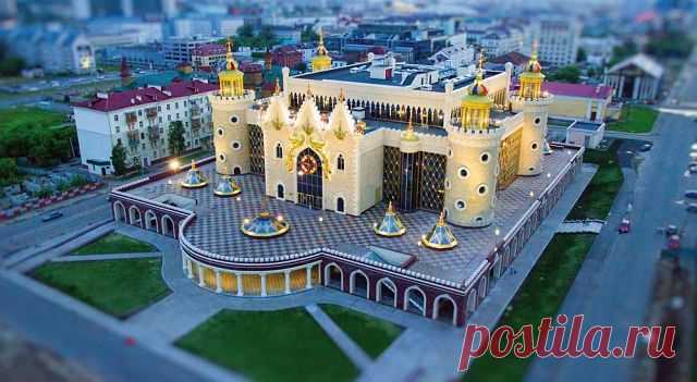 Детский театр кукол «Экият» в Казани выглядит по-настоящему волшебно.