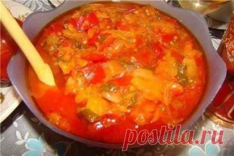 Лечо
Рецепт, проверенный годами. Делаю каждый год по 2 порции - всегда не хватает. Лечо получается сладкое, детям особенно нравится.
Нам потребуется:
3 кг помидор
1,5 стакана сахара
1 стакан растительного масла
8-10 горошин черного перца
2 столовые ложки соли
3 лавровых листа
2 столовые ложки уксуса 9%
3 кг сладкого перца
1) помидоры проворачиваем через мясорубку, ставим кипятить, добавляя туда сахар, масло, черный перец, соль, лавровый лист, уксус.
2) кипятим 30 мин, зате...