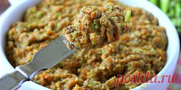 КАК ПРИГОТОВИТЬ ГРИБНУЮ ИКРУ

Соседи у меня просто замечательные, принесли мне два ведра опят. В этом году у нас урожай на эти грибы. Приготовила я икру, угостила соседей и вам рецептик хочу написать.

На 2 кг отварных грибов(варить 15 мин) взять 300 г репчатого лука мелко порезать,300 г моркови натереть на крупной тёрке.
Показать полностью...