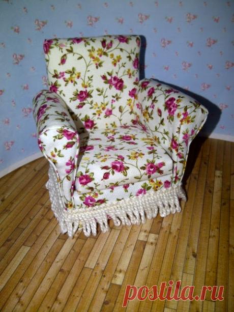 Thatch Cottage: A Comfy Chair Tutorial