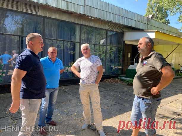 При содействии «Единой России» волонтеры передали психоневрологическому интернату в Геническом район