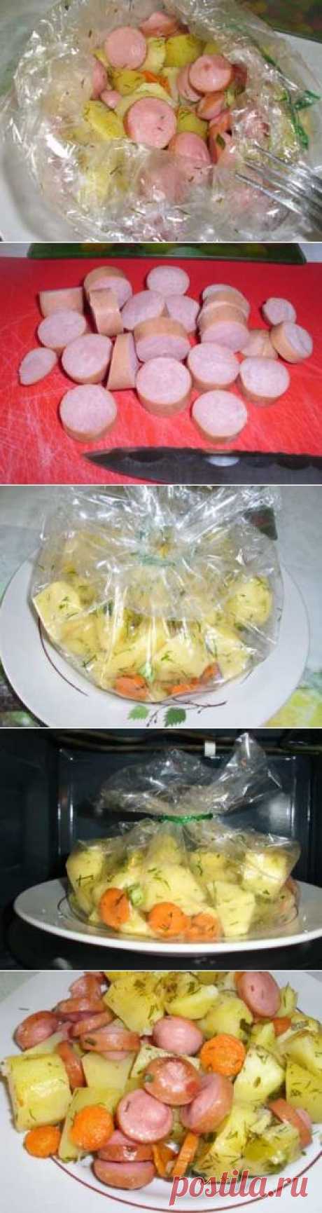Запеченный картофель с сосисками. Готовим в микроволновке