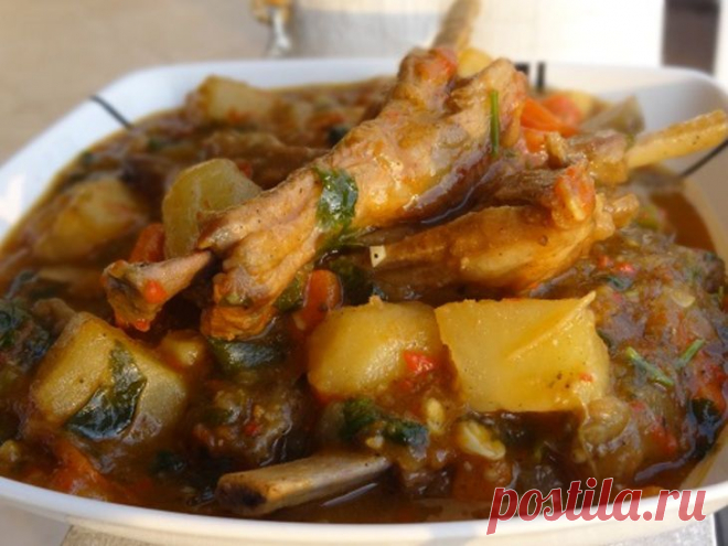 Бараньи рёбра с овощами.