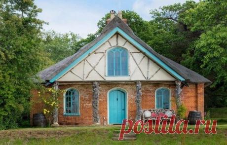 Нашли стильный английский коттедж для максимального релакса на лоне природы, вдали от городской суеты и благ цивилизации