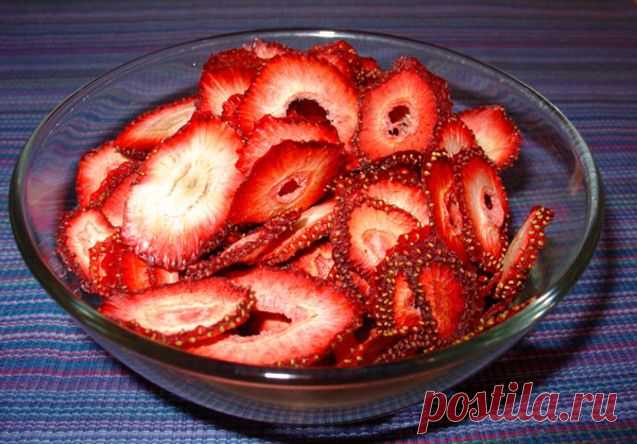 Невероятно вкусные лакомства из сушеной клубники