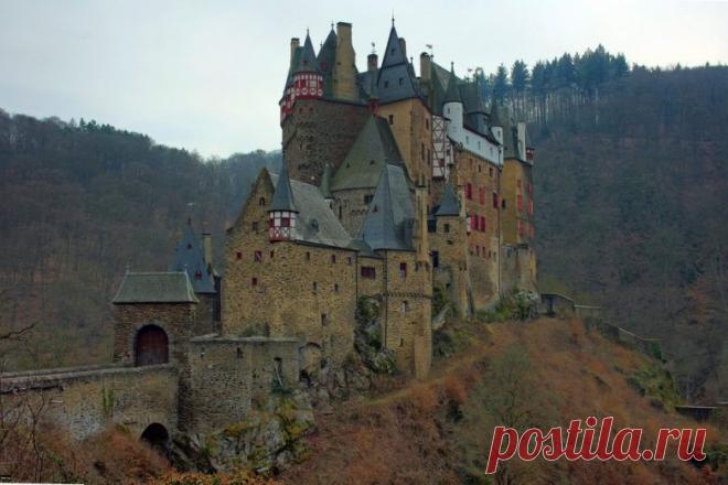 Неприступная твердыня замка Эльц / Туристический спутник