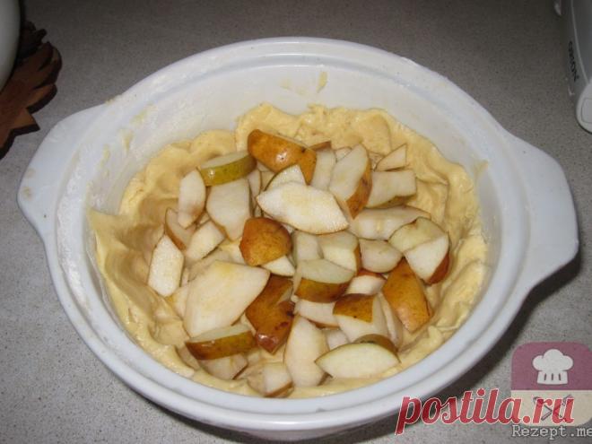 Песочный пирог с грушами, карамелью, а котором безе – как вишенка на торте – Лови Рецептик