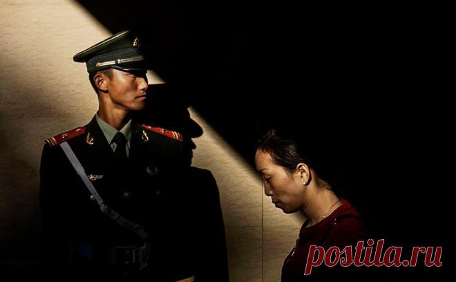 Тайвань допустил экономическую блокаду со стороны Китая. Тайвань работает с дружественными ему странами над тем, чтобы отреагировать на возможную экономическую блокаду со стороны Китая, поскольку этот сценарий представляется более вероятным, чем прямое военное нападение на остров, заявил заместитель министра иностранных дел Тайваня Рой Чун Ли.