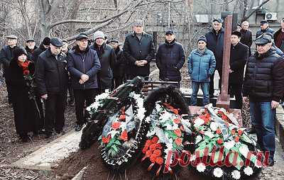 В Махачкале похоронили композитора Мурада Кажлаева. Народного артиста похоронили на кладбище, расположенном по улице Танкаева