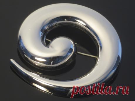 Серебряная винтажная брошь Stanco Sterling
Будьте в курсе новинок магазина
bulavkalavka.livemaster.ru