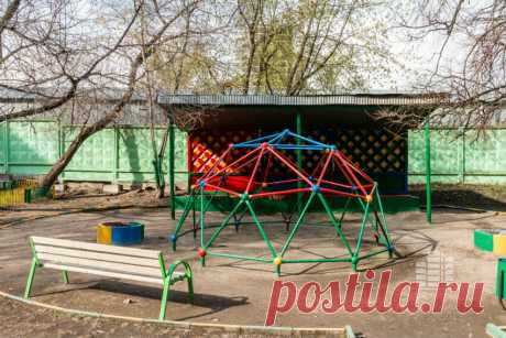 Россиян хотят заставить платить за лавочки, клумбы и детские площадки | Новострой-М: новостройки Москвы | Яндекс Дзен