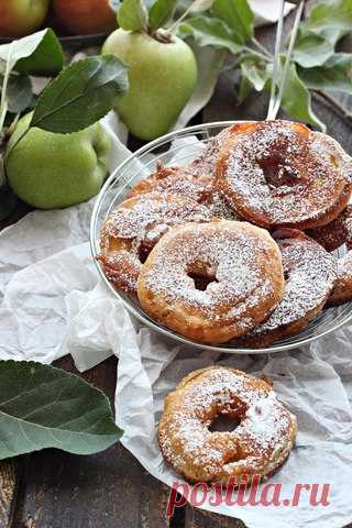 Яблоки в кляре.

Очень похожи на пончики, но полезнее и как по мне вкуснее!:)

Вам потребуется:
Показать полностью…