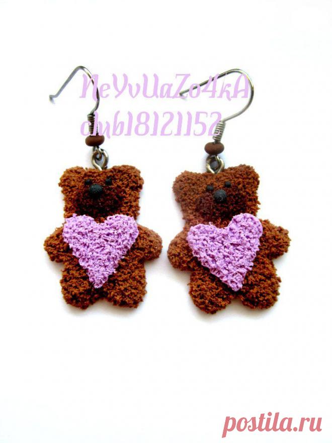 серьги-мишки)
полностью ручная работа. 
Материал:полимерная глина,металлическая фурнитура под серебро.
цена:250 р.