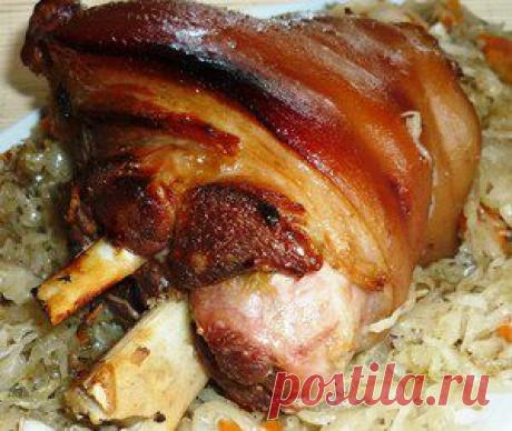 Рулька свиная с квашеной капустой ( Заходите – есть история!)) ). Рецепт c фото, мы подскажем, как приготовить!