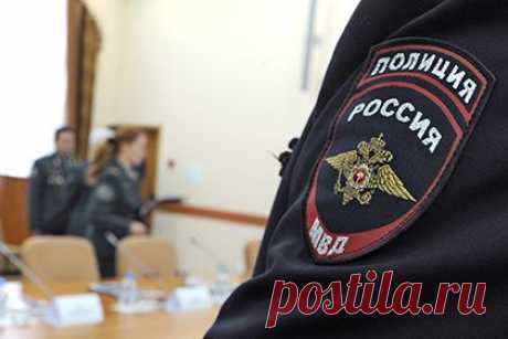 Московского полицейского задержали по подозрению в мошенничестве: Криминал: Силовые структуры: Lenta.ru