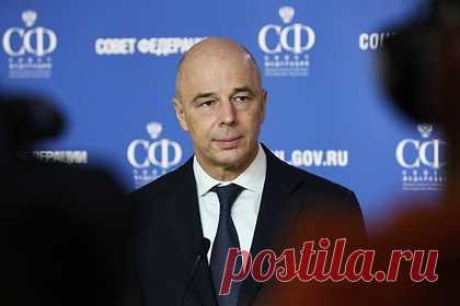 Российский министр предложил потерпеть инфляцию. Министр финансов России Антон Силуанов выступил против предложения главы Минэкономразвития Максима Решетникова начать массовые выплаты гражданам для компенсации высокой инфляции. По его мнению, такая мера только разгонит рост цен, поэтому гражданам лучше какое-то время потерпеть.