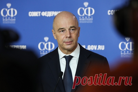 Российский министр предложил потерпеть инфляцию. Министр финансов России Антон Силуанов выступил против предложения главы Минэкономразвития Максима Решетникова начать массовые выплаты гражданам для компенсации высокой инфляции. По его мнению, такая мера только разгонит рост цен, поэтому гражданам лучше какое-то время потерпеть.