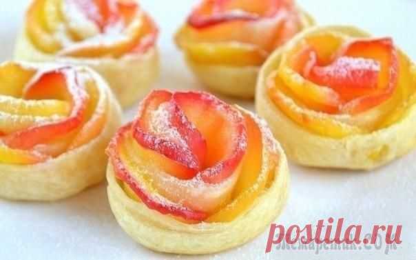 Слойки с яблоками «Розочки»