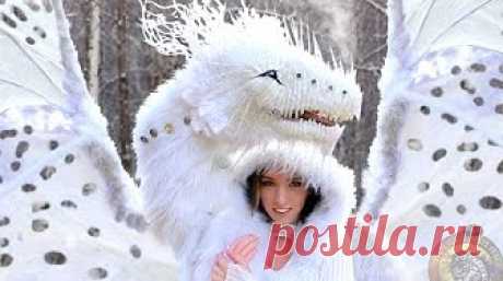 Blinking Life-Sized Winter Dragon!  No Robotics, Woodsplitter Lee Cross