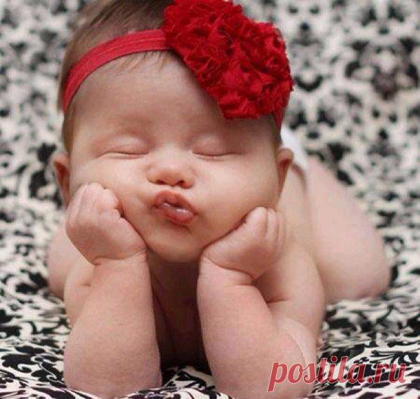 Держать себя в руках - удел мужчин... А я девочка... Хочу - балуюсь, хочу - капризничаю, хочу - вообще ничего не хочу!