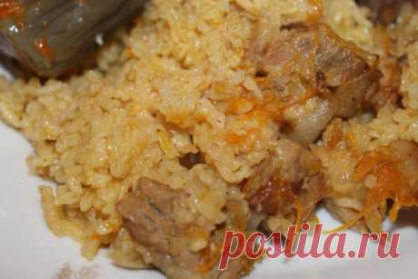 Самый вкусный рис 
Всегда хотела добиться рассыпчатого вкусного риса. Но как то не выходило... Говорили мне про рис в духовке, а я все с подозрением слушала.
Понадобится: мясо
лук репчатый
морковь
рис
вода кипяченая
со…