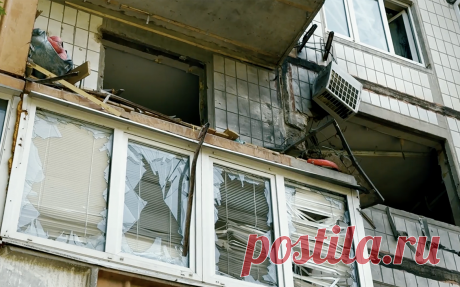 Гладков заявил о замечаниях к властям Белгорода по работам после обстрела. Гладков заявил, что к работе администрации по началу восстановительных работ после обстрела Белгорода есть много замечаний. Например, не подготовлены контейнеры для вывоза обломков, не выставлено оцепление