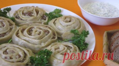 Ханум это блюдо Узбекской кухни приготовить которое, достаточно просто 


По вкусу нежнее вареников, с виду — несказанно красиво, полезно — безусловно!









Ингредиенты:
для теста:

вода — 100 миллилитров;
мука — 350 грамм;
яйцо — 1 штука;
растительное масло — 3 стол…