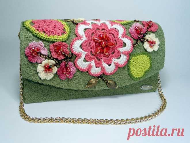 bolsa-verde-com-aplicacoes-de-flores-croche.jpg (1024×768)