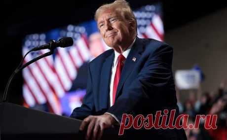 Трамп опубликовал мем о коррупционной схеме Байдена на Украине. Трамп неоднократно обвинял Джо Байдена и его сына в коррупции при работе с украинскими компаниями. Он высмеял «байденомику», отметив, что деньги Украине в итоге идут в карман Байденам