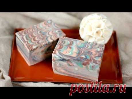 How to Make the Perfect Peacock Swirls in Soap