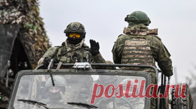 Поражены формирования десяти бригад ВСУ: военнослужащие группировки войск ВС РФ «Центр» улучшили тактическое положение. Российские военнослужащие из группировки войск «Центр» улучшили тактическое положение в зоне СВО, сообщает Минобороны РФ. По данным ведомства, в зоне ответственности объединения противник потерял до 500 военнослужащих, семь боевых бронированных машин, включая боевую машину пехоты Bradley производства США, восемь пикапов и шесть орудий полевой артиллерии. Между тем ВС РФ также…